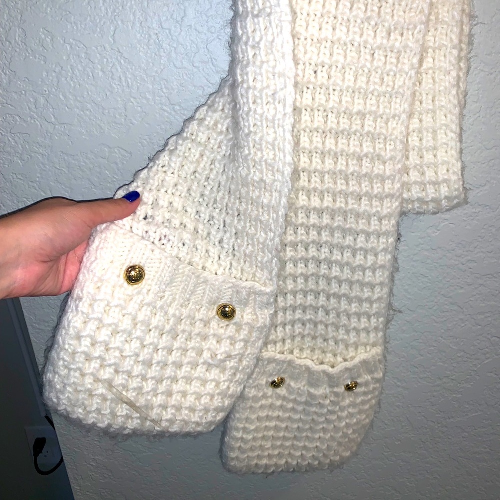 Michael Kors woven scarf with hand pockets